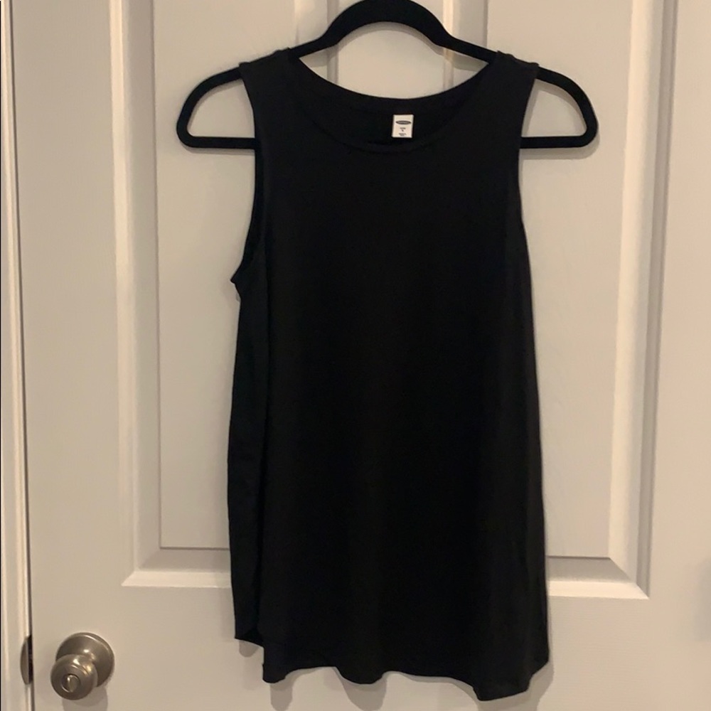 Two old navy sleeveless tops with round neck